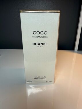 Coco Mademoiselle Chanel Pearly Body Oil - package sealed, new